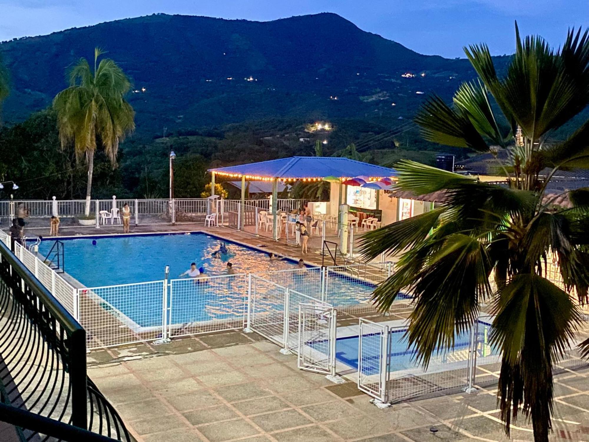 Club Vacacional Copen Hotel Tocaima Ngoại thất bức ảnh